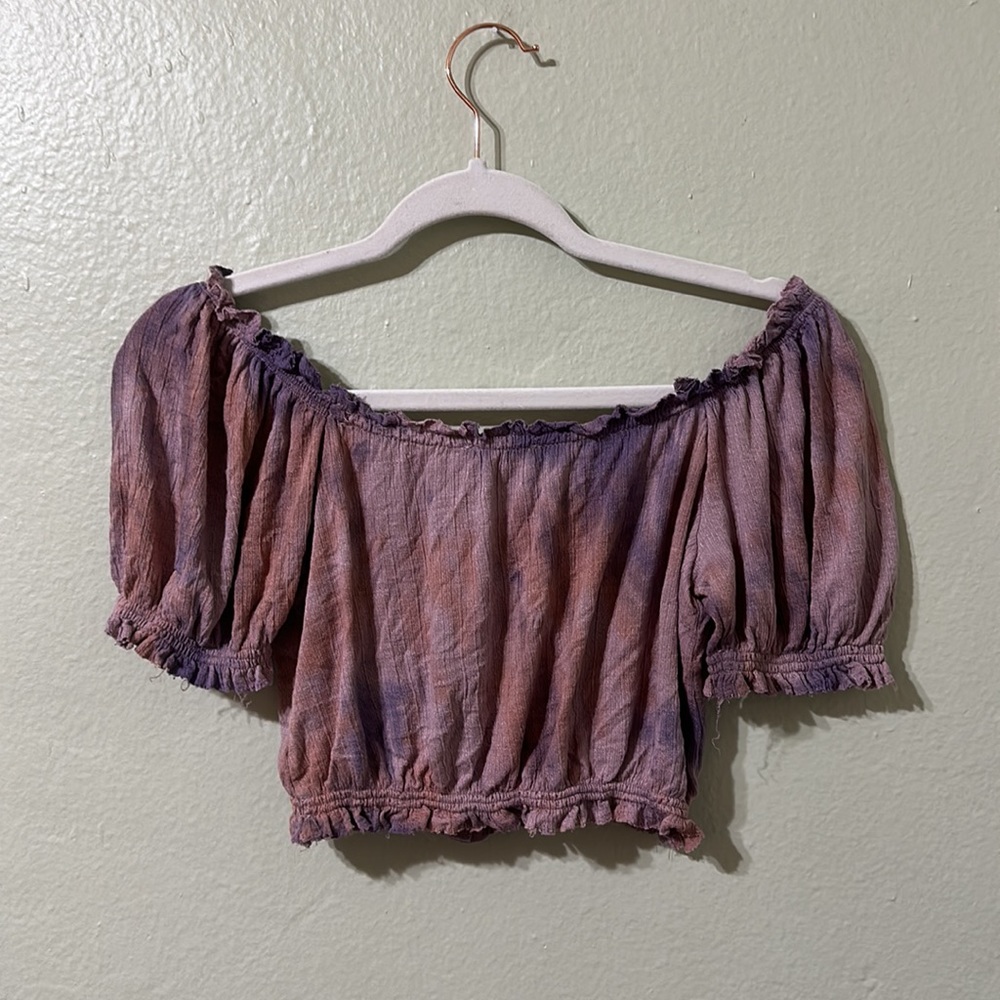 ⭐️Cropped Top⭐️ - Picture 2 of 2